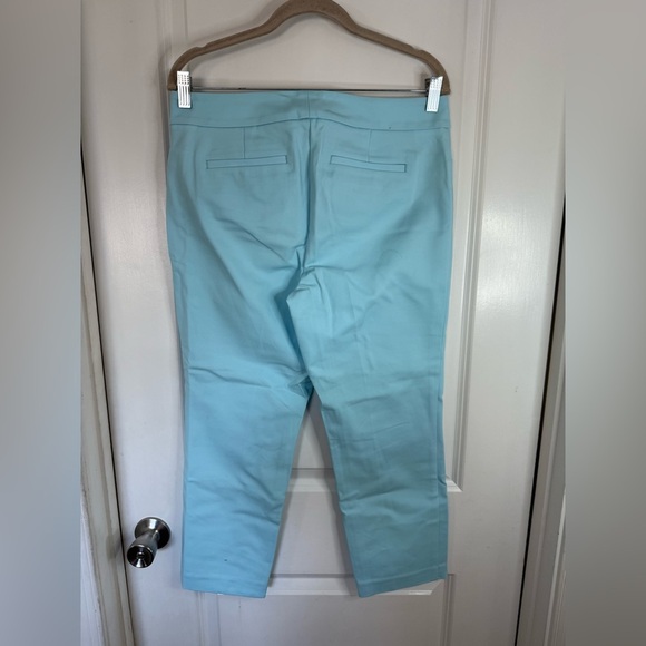Ecru Women’s Light Blue Cropped Fitted Pants - Size 8 - Picture 3 of 7
